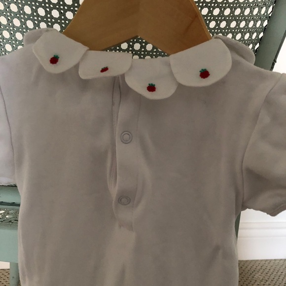 JACADI Onesie! Size 24 Months. White cotton with little raspberry embroidery. - Picture 4 of 5